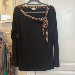 NWOT black lightweight long sleeved sweater with leopard collar